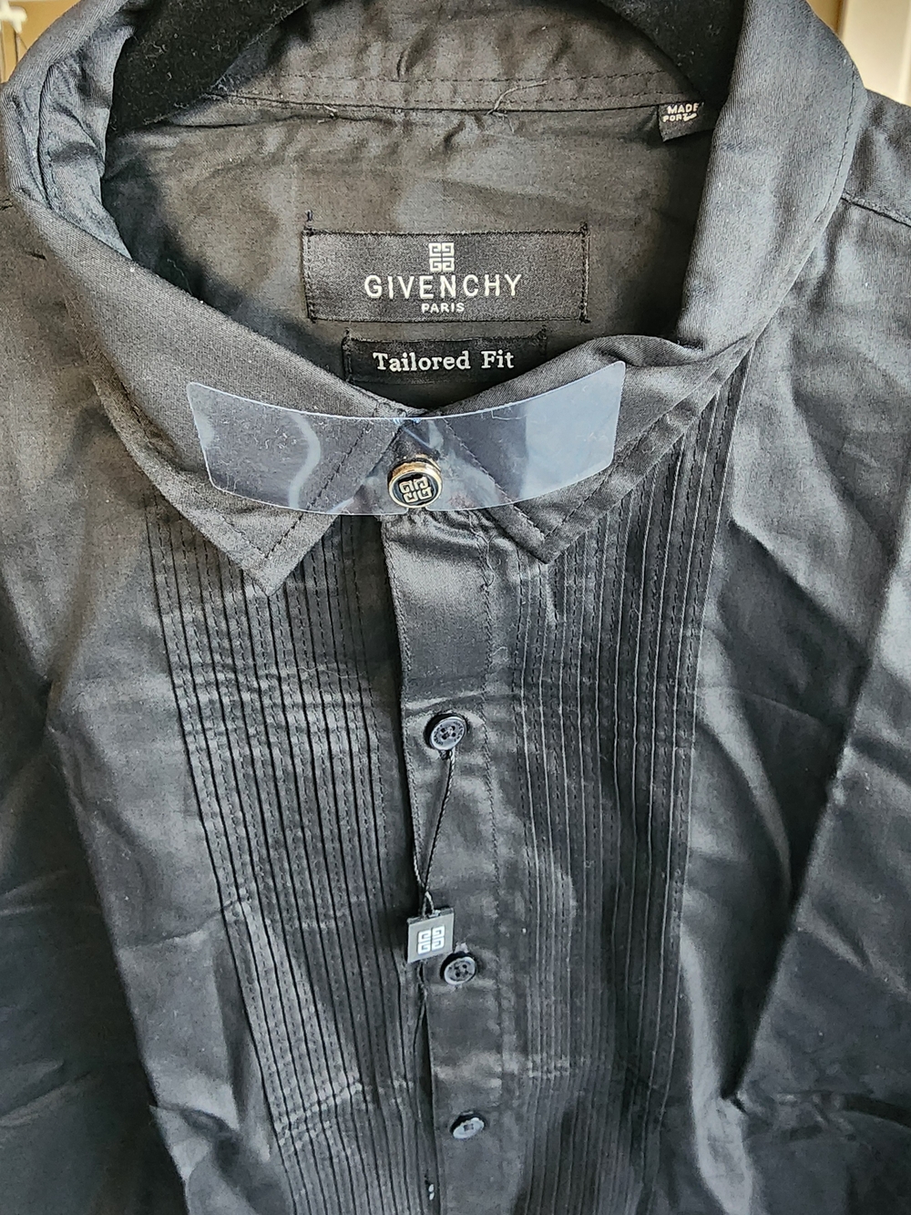 Givenchy Tailored Fit Black Pleated Front Button-Up Shirt L NWT Made in Portugal